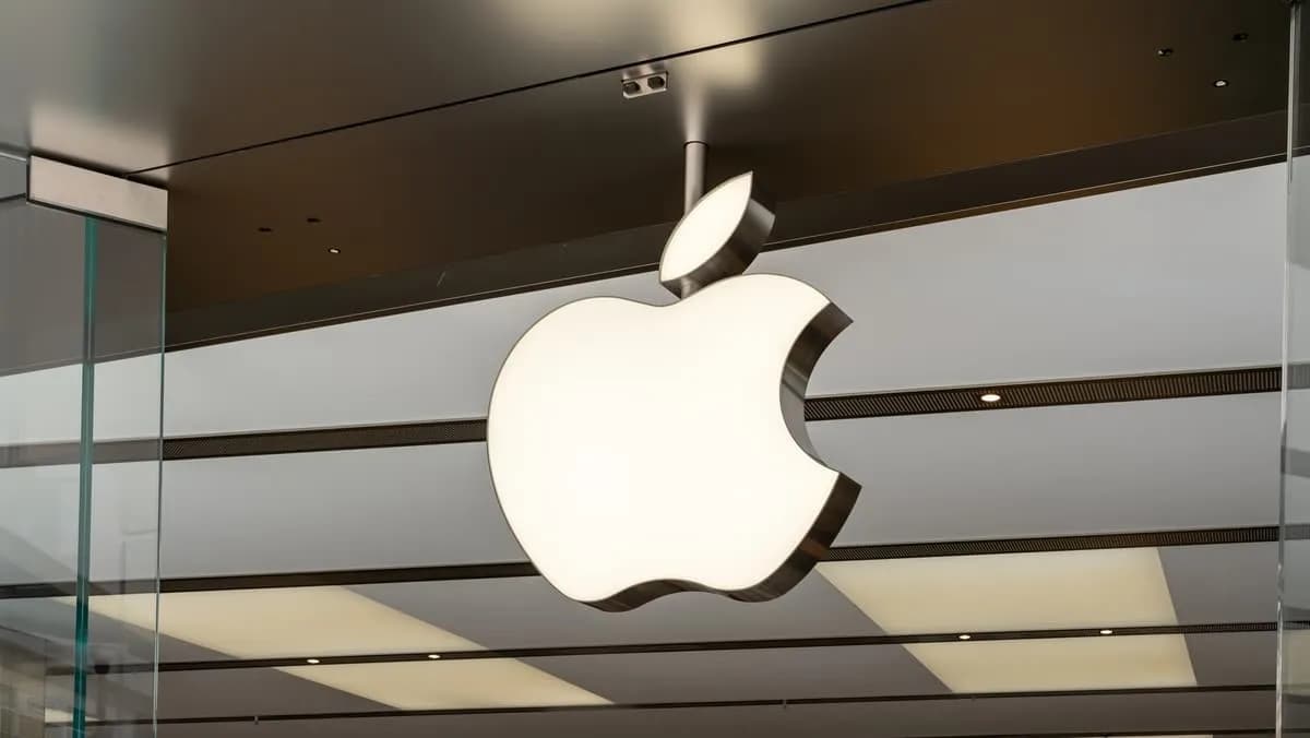Apple’s Cash Reserves & Share Buybacks